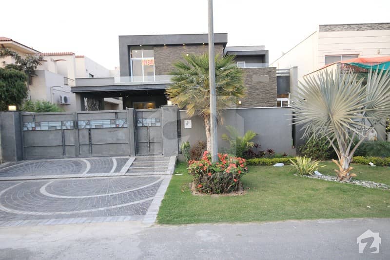 Modern Design Luxury Bungalow Available For Sale