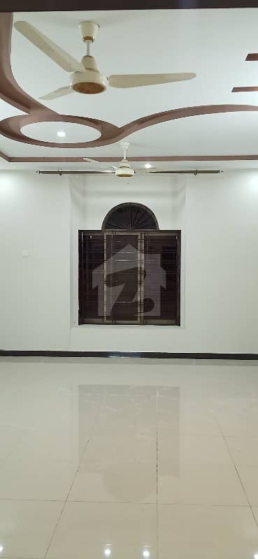 پی ڈبلیو ڈی ہاؤسنگ سکیم اسلام آباد میں 3 کمروں کا 14 مرلہ مکان 45 ہزار میں کرایہ پر دستیاب ہے۔
