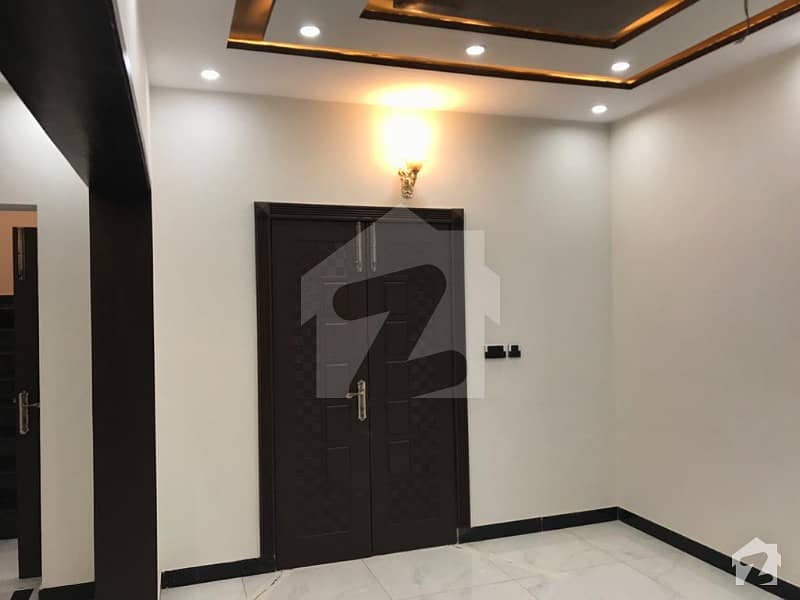 بحریہ آرچرڈ فیز 1 بحریہ آرچرڈ لاہور میں 3 کمروں کا 5 مرلہ مکان 1.35 کروڑ میں برائے فروخت۔