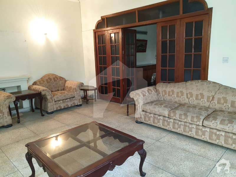 ڈی ایچ اے فیز 1 ڈیفنس (ڈی ایچ اے) لاہور میں 6 کمروں کا 2 کنال مکان 7.7 کروڑ میں برائے فروخت۔