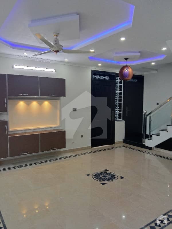 12 Marla Very Beautiful Upper Portion Available For Rent In G 13