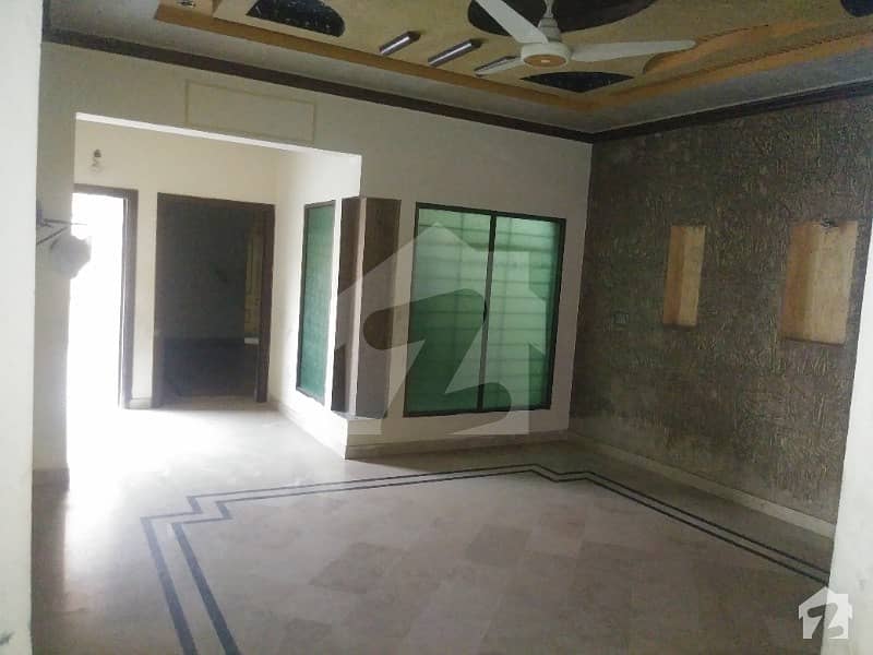 جھنگ روڈ فیصل آباد میں 3 کمروں کا 6 مرلہ بالائی پورشن 22 ہزار میں کرایہ پر دستیاب ہے۔
