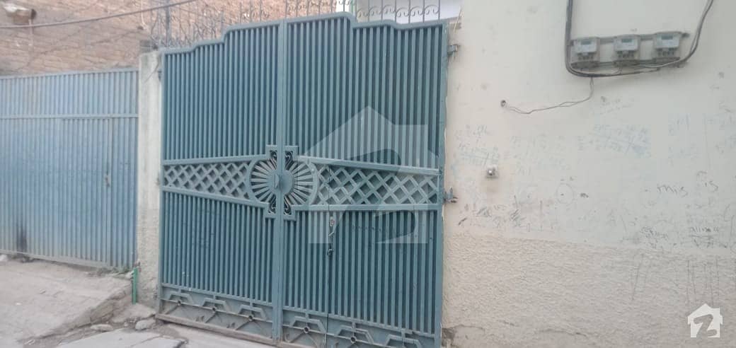 سواتی گیٹ پشاور میں 5 کمروں کا 5 مرلہ مکان 32 ہزار میں کرایہ پر دستیاب ہے۔