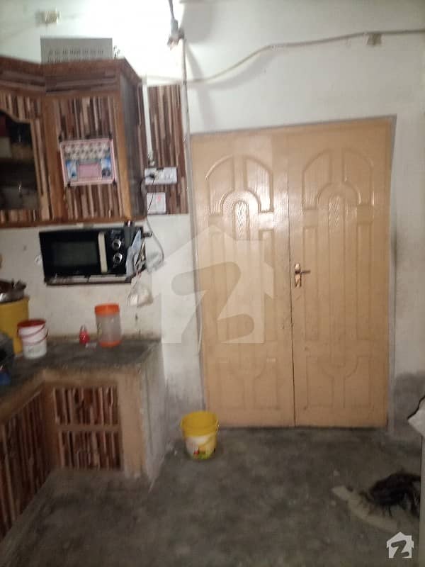 ڈجکوٹ روڈ فیصل آباد میں 2 کمروں کا 2 مرلہ مکان 24.5 لاکھ میں برائے فروخت۔