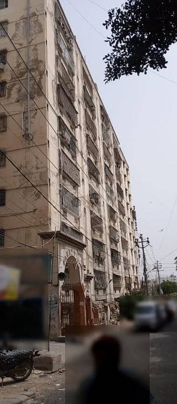 گلستانِِ جوہر ۔ بلاک 13 گلستانِ جوہر کراچی میں 3 کمروں کا 6 مرلہ فلیٹ 32 ہزار میں کرایہ پر دستیاب ہے۔