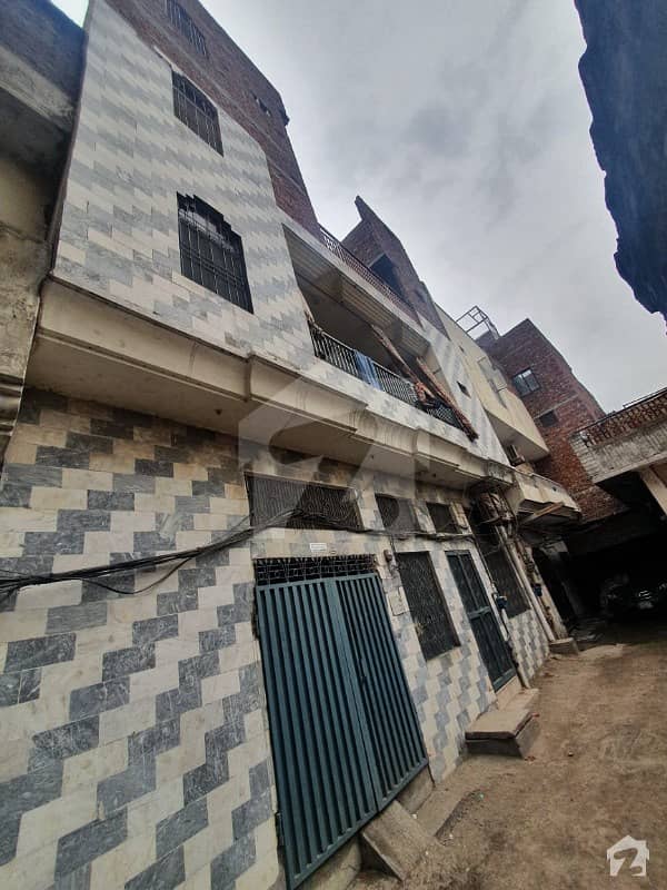 یتیم خانہ چوک ملتان روڈ لاہور میں 6 کمروں کا 5 مرلہ مکان 1.1 کروڑ میں برائے فروخت۔