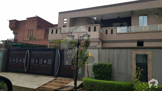 ای ایم ای سوسائٹی ۔ بلاک ایچ ای ایم ای سوسائٹی لاہور میں 7 کمروں کا 2 کنال مکان 3.75 لاکھ میں کرایہ پر دستیاب ہے۔