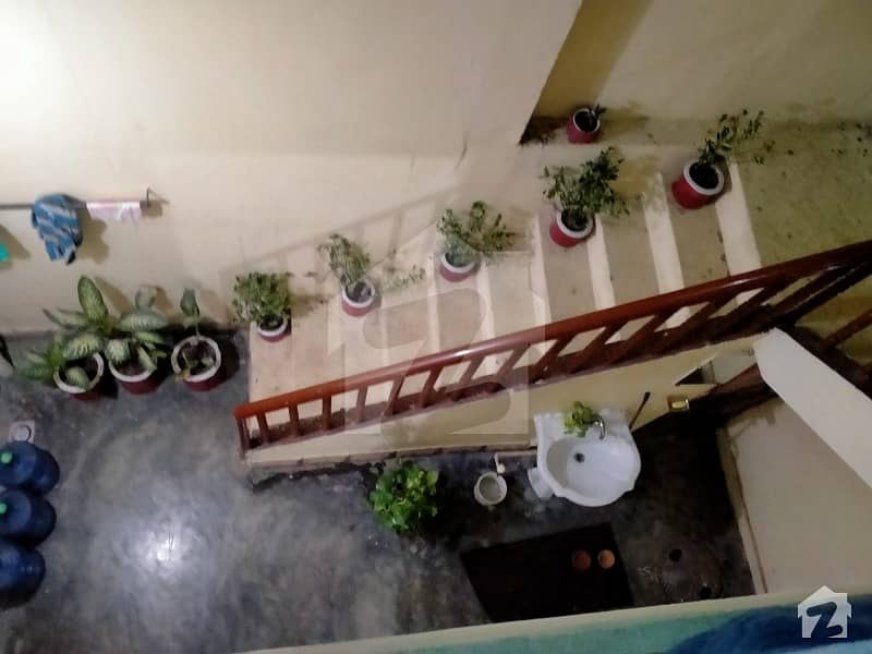 علامہ اقبال ٹاؤن ۔ نیلم بلاک علامہ اقبال ٹاؤن لاہور میں 4 کمروں کا 5 مرلہ مکان 1.35 کروڑ میں برائے فروخت۔