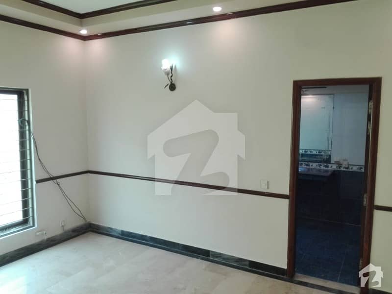 One kanal old House for Rent