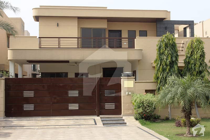 Super Location Brand New One Kanal Bungalow For Sale At Prime Location