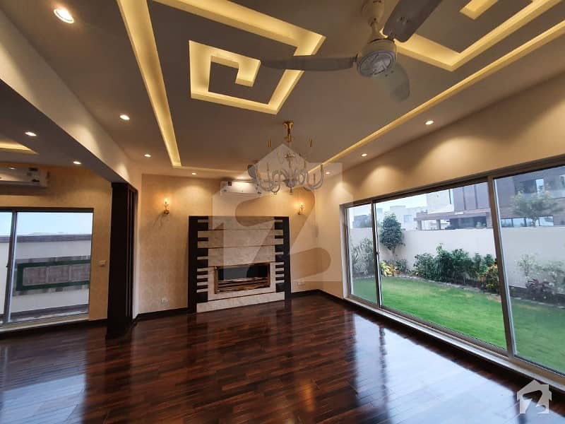 ڈی ایچ اے فیز 7 ڈیفنس (ڈی ایچ اے) لاہور میں 5 کمروں کا 1 کنال مکان 5.75 کروڑ میں برائے فروخت۔