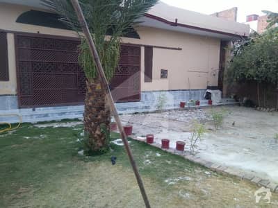 چارسدہ روڈ مردان میں 5 کمروں کا 1.15 کنال مکان 60 ہزار میں کرایہ پر دستیاب ہے۔