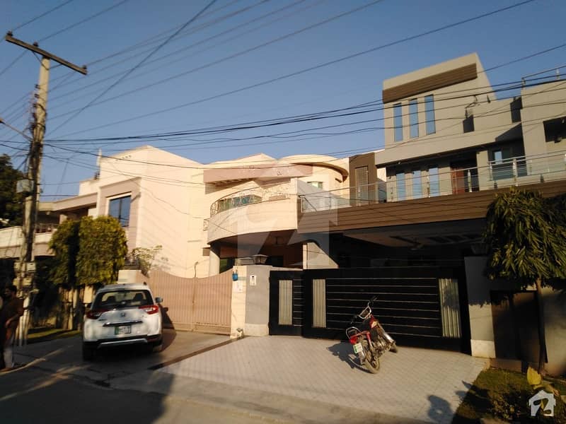 12 Marla House In Johar Town For Sale At Good Location