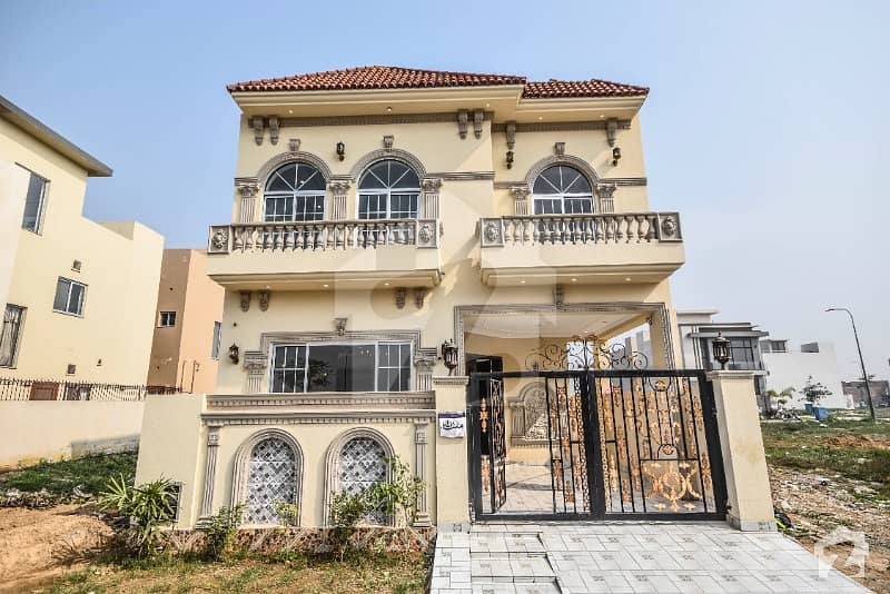 5 Marla Ultra Stylish Luxury Bungalow For Sale In Dha