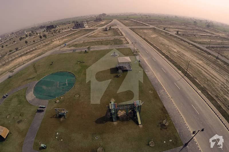 لیک سٹی ۔ سیکٹر ایم ۔ 3 لیک سٹی رائیونڈ روڈ لاہور میں 1 کنال رہائشی پلاٹ 2.15 کروڑ میں برائے فروخت۔