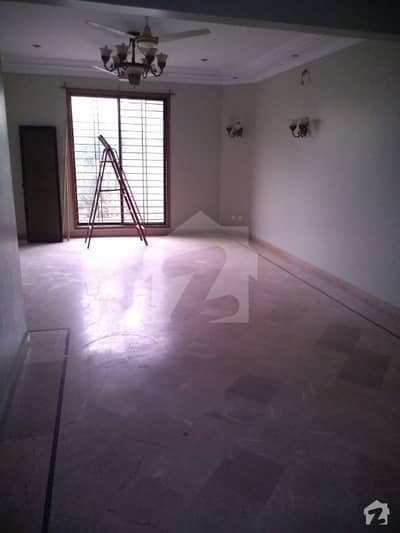 Get This Amazing 3600  Square Feet Lower Portion Available In Gulistan-E-Jauhar