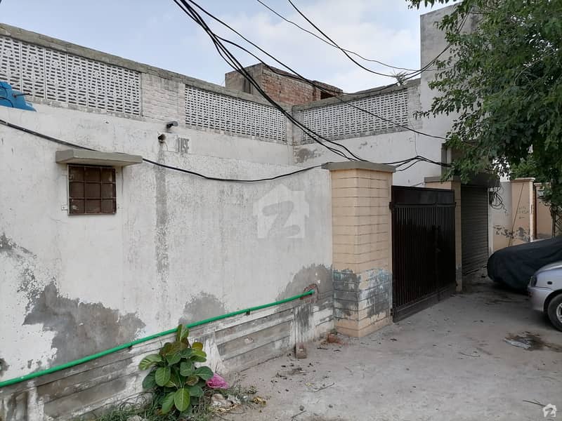 گلستان کالونی ساہیوال میں 8 مرلہ مکان 1.1 کروڑ میں برائے فروخت۔
