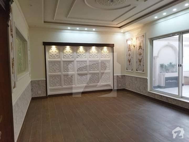 لیک سٹی ۔ سیکٹر ایم ۔ 2 لیک سٹی رائیونڈ روڈ لاہور میں 5 کمروں کا 1 کنال مکان 5 کروڑ میں برائے فروخت۔