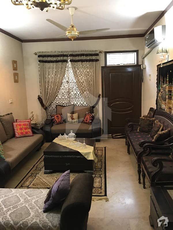 ماڈل ٹاؤن ۔ بلاک ایل ماڈل ٹاؤن لاہور میں 5 کمروں کا 10 مرلہ مکان 2.85 کروڑ میں برائے فروخت۔