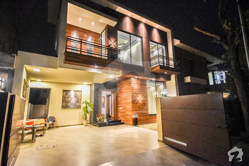 10 Marla Modern House Came For Sale In Phase 8