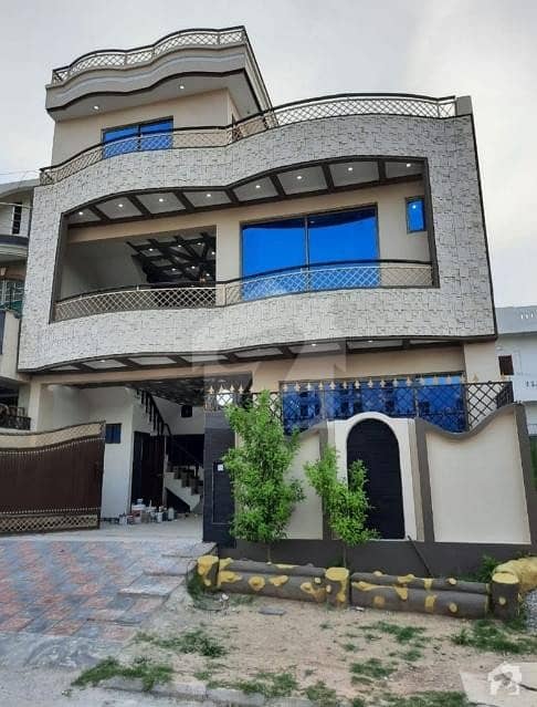 جناح گارڈنز ایف ای سی ایچ ایس اسلام آباد میں 5 کمروں کا 8 مرلہ مکان 1.9 کروڑ میں برائے فروخت۔
