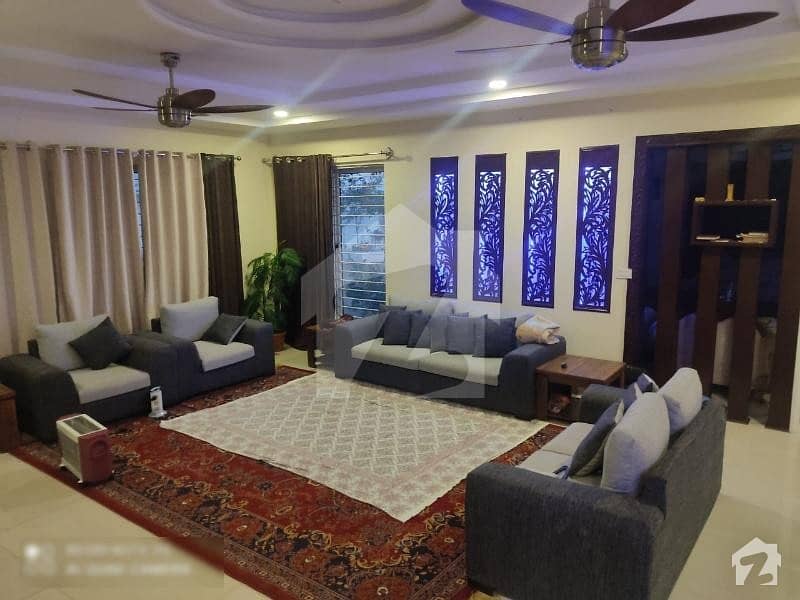 Ideal Farm House For Sale In Shah Allah Ditta