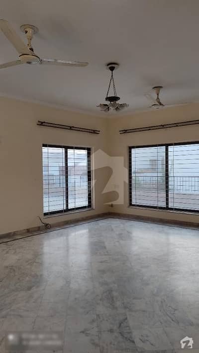 4 Bed 2 Kanal Upper Portion Available With Separate Gate Entry Available For Rent