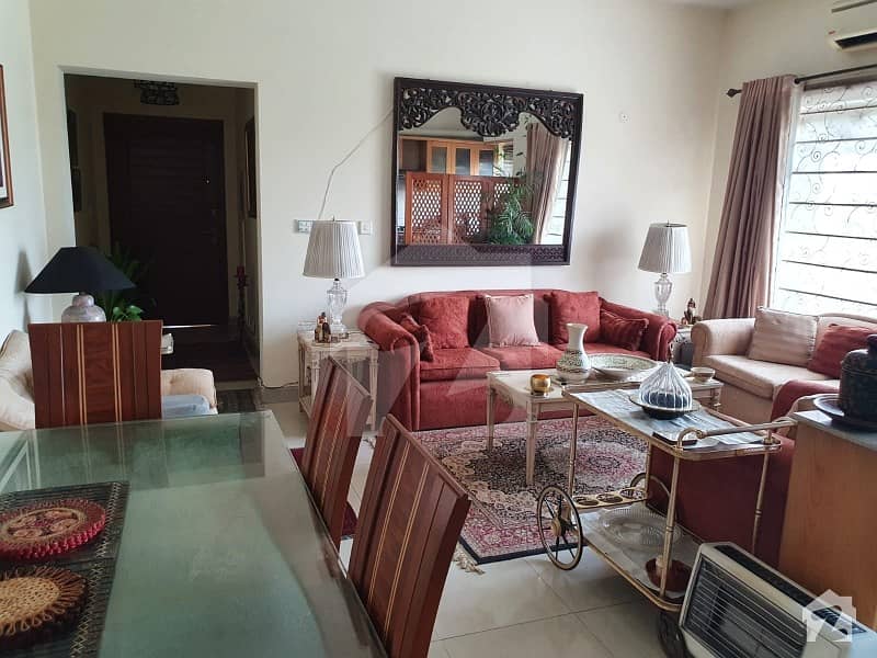 Islamabad F-11 Markaz 2 Bedroom Furnished Apartment For Rent