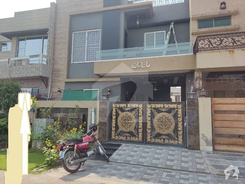 Dha Defense 6 Marla Slightly Used House With Basement Available For Sale