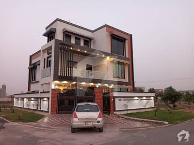 لاہور موٹر وے سٹی ۔ بلاک ٹی لاھور موٹروے سٹی لاہور میں 5 کمروں کا 10 مرلہ مکان 1.65 کروڑ میں برائے فروخت۔