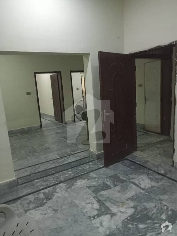کھارا روڈ قصور میں 2 کمروں کا 5 مرلہ مکان 25 ہزار میں کرایہ پر دستیاب ہے۔