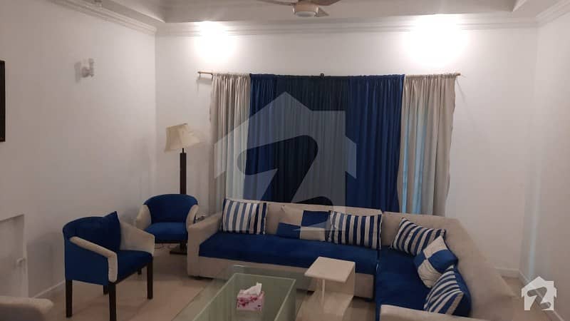 ریونیو سوسائٹی - بلاک اے ریوینیو سوسائٹی لاہور میں 5 کمروں کا 10 مرلہ مکان 2.2 کروڑ میں برائے فروخت۔