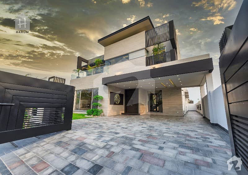 Most Beautiful Designed 1 Kanal Villa Came for Sale in Phase 8