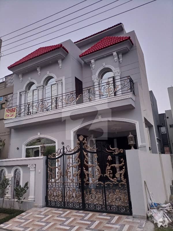 ڈی ایچ اے 11 رہبر فیز 2 ڈی ایچ اے 11 رہبر لاہور میں 3 کمروں کا 5 مرلہ مکان 1.45 کروڑ میں برائے فروخت۔
