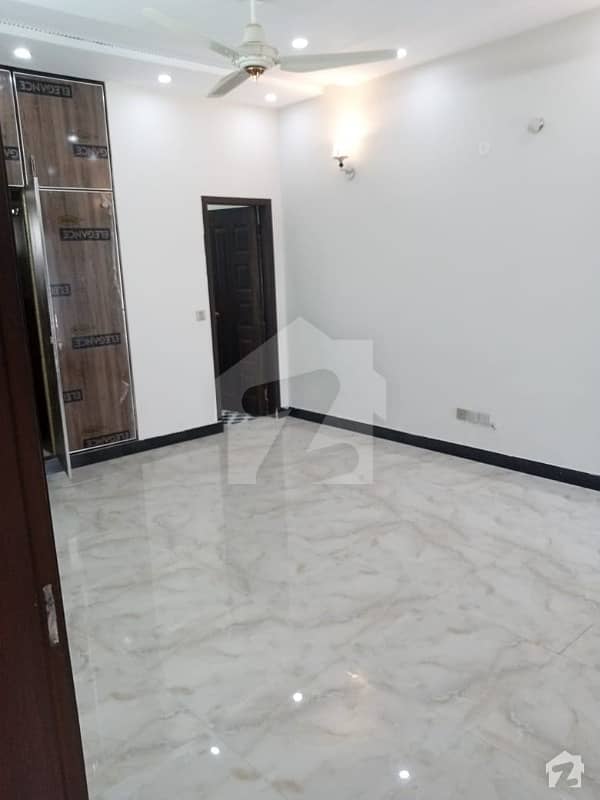 10 Marla Beautiful Upper Portion Available For Rent On Hot Location