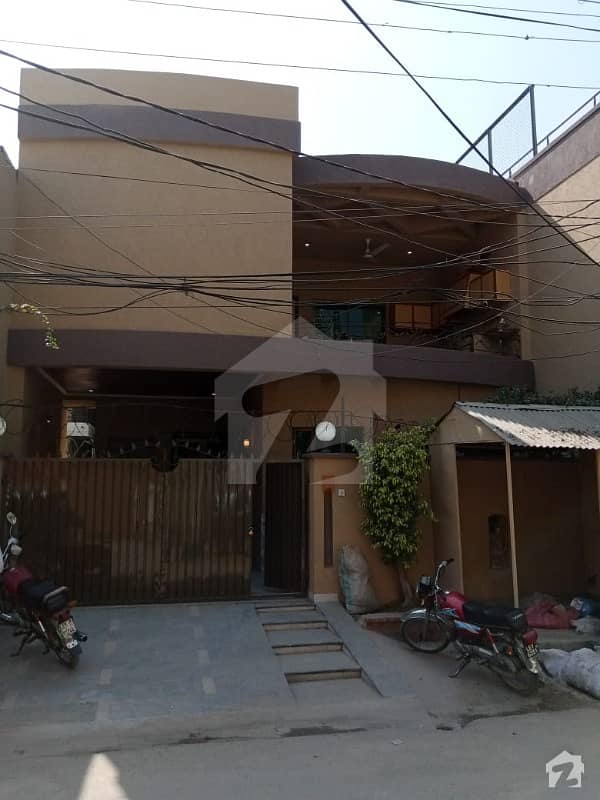 فیصل ٹاؤن لاہور میں 4 کمروں کا 8 مرلہ مکان 75 ہزار میں کرایہ پر دستیاب ہے۔