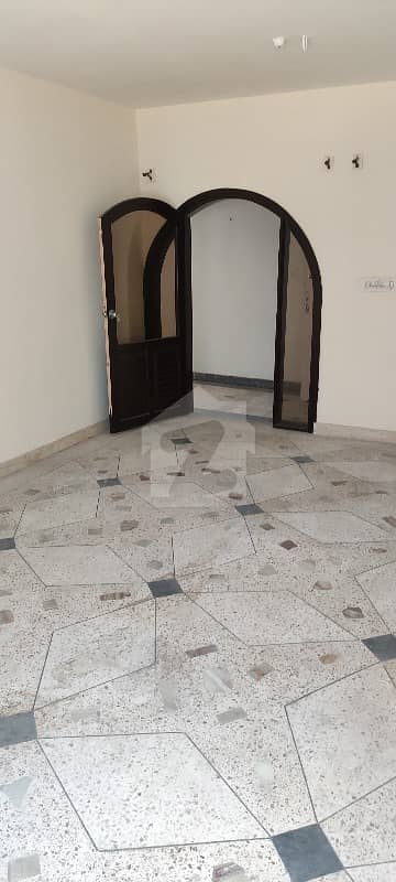 2200  Square Feet Flat In Karachi Is Available For Rent