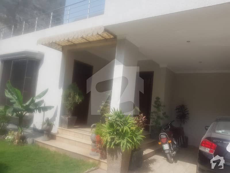 1.1 Kanal Bungalow For Sale In Nadirabad