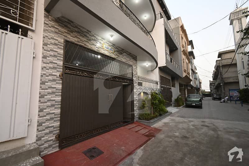 خالد پارک شنگھائی روڈ لاہور میں 4 کمروں کا 5 مرلہ مکان 1.25 کروڑ میں برائے فروخت۔