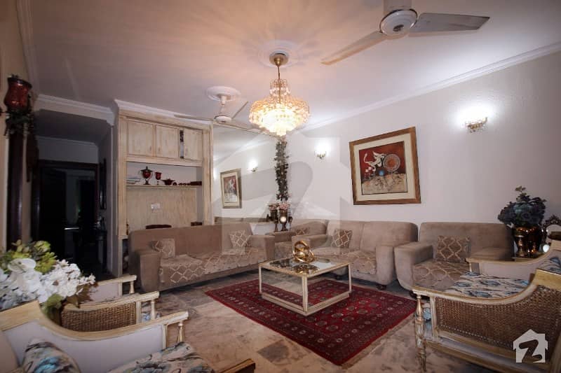 رحمان گارڈنز لاہور میں 3 کمروں کا 6 مرلہ فلیٹ 95 لاکھ میں برائے فروخت۔