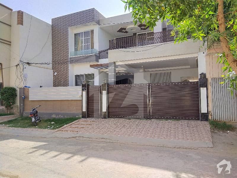 محمدیہ کالونی بہاولپور میں 5 کمروں کا 13 مرلہ مکان 3.1 کروڑ میں برائے فروخت۔