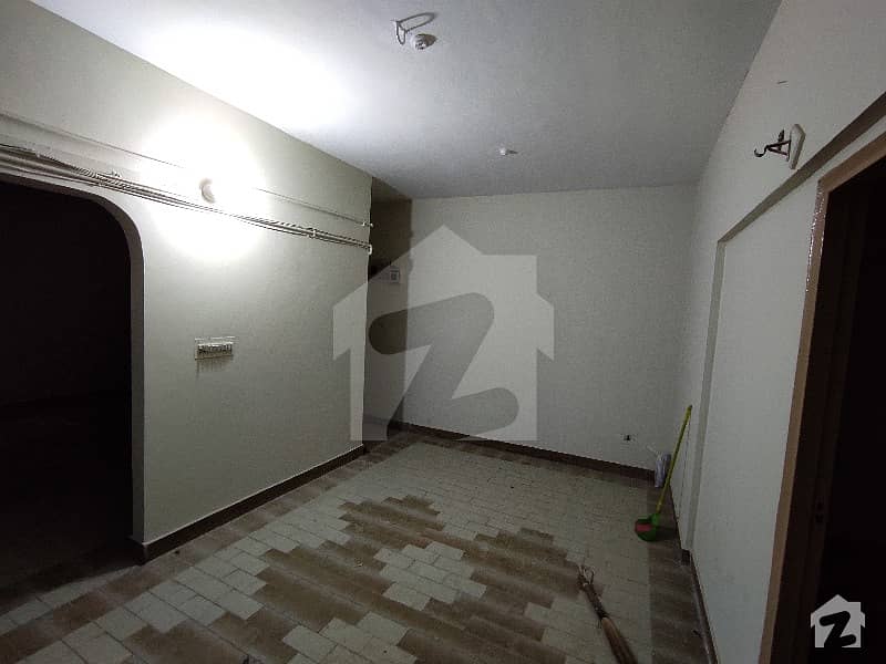 Unoccupied Flat Of 1200  Square Feet Is Available For Rent In Shadman Town - Sector-14/B