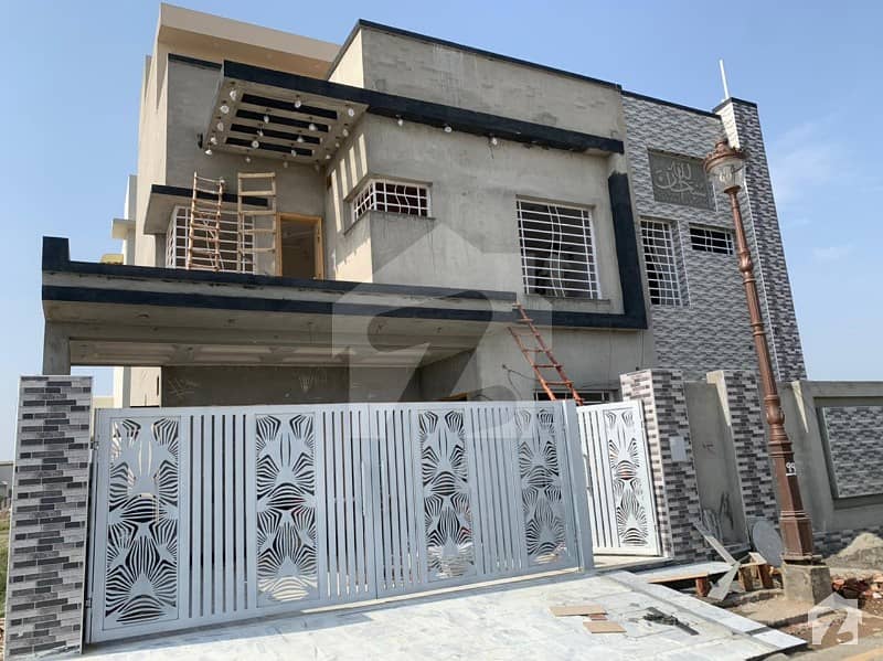 10 Marla Brand New House Available For Rent In Lake City Sector M3 Ex