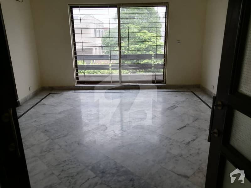 02 Kanal Beautiful Upper Portion With Separate Gate Available For Rent