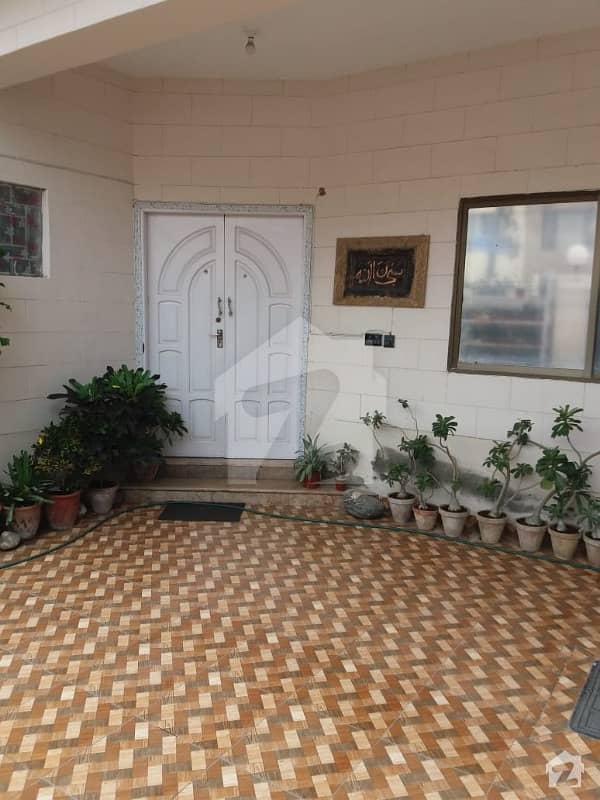 500 Sq Yd, Good Location 2 Unit Bungalow For Sale On 26th Street Near Kh-e-shamsheer