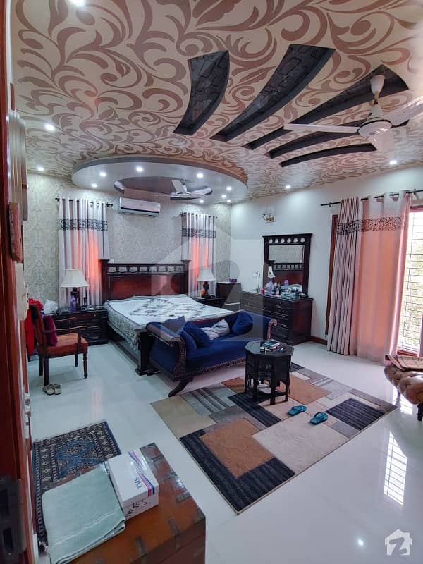 ڈی ایچ اے فیز 6 ڈی ایچ اے کراچی میں 6 کمروں کا 1 کنال مکان 12.45 کروڑ میں برائے فروخت۔
