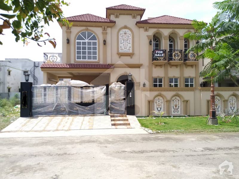 Spanish 1 Kanal Brand New Out Class House In Lake City 5 Beds Prayer Room Swimming Pool Gym Etc