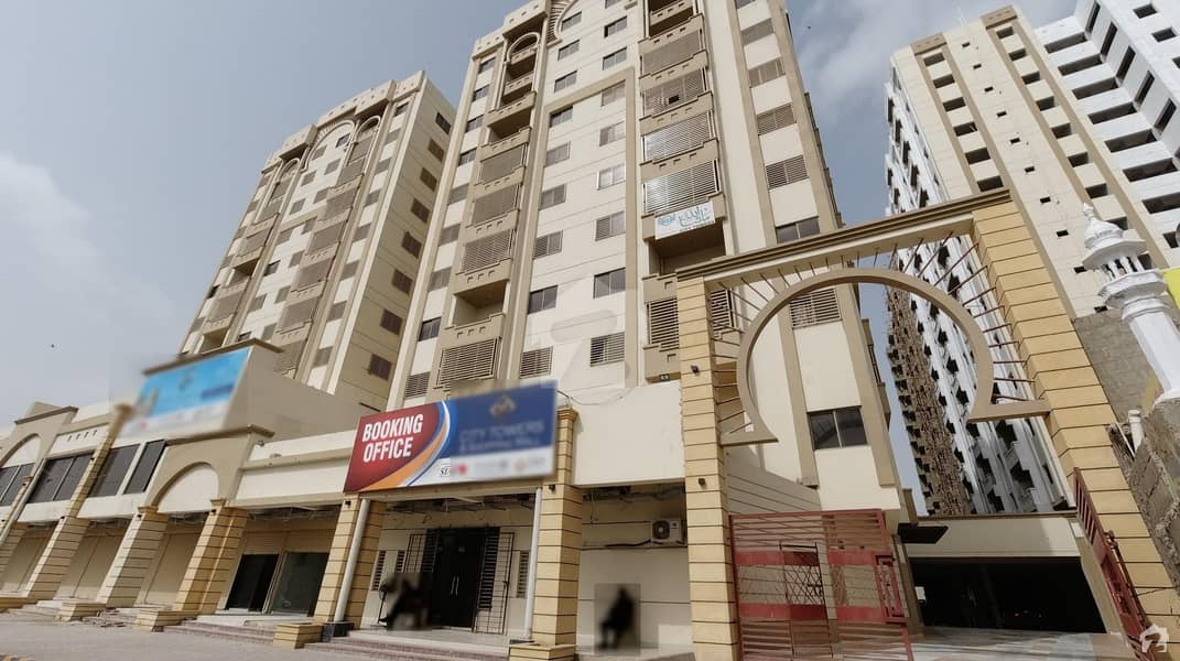 یونیورسٹی روڈ کراچی میں 3 کمروں کا 8 مرلہ فلیٹ 1.6 کروڑ میں برائے فروخت۔