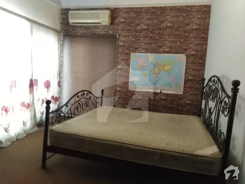 Beautiful 1 Bed Room Available In Dha Lahore For Boys Only
