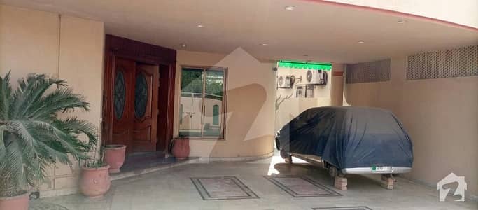 Greenz Properties Offers 1 Kanal Single Storey House For Sale At Plot Rate In Block F - Model Town Lahore Greenz Properties Offers 1 Kanal Single Storey House For Sale At Plot Rate In Block F - Model Town Lahore